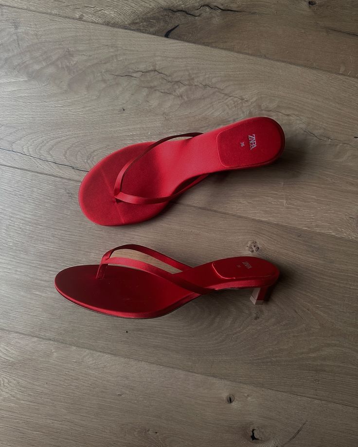 Sandale rouge vif