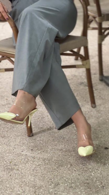 Escarpin coeur jaune